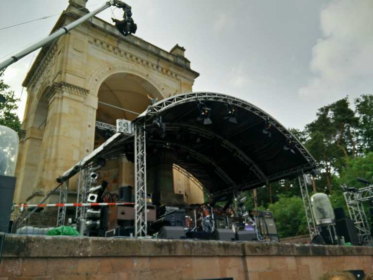 Friedensdenkmal Wanderungen und Rundwege komoot