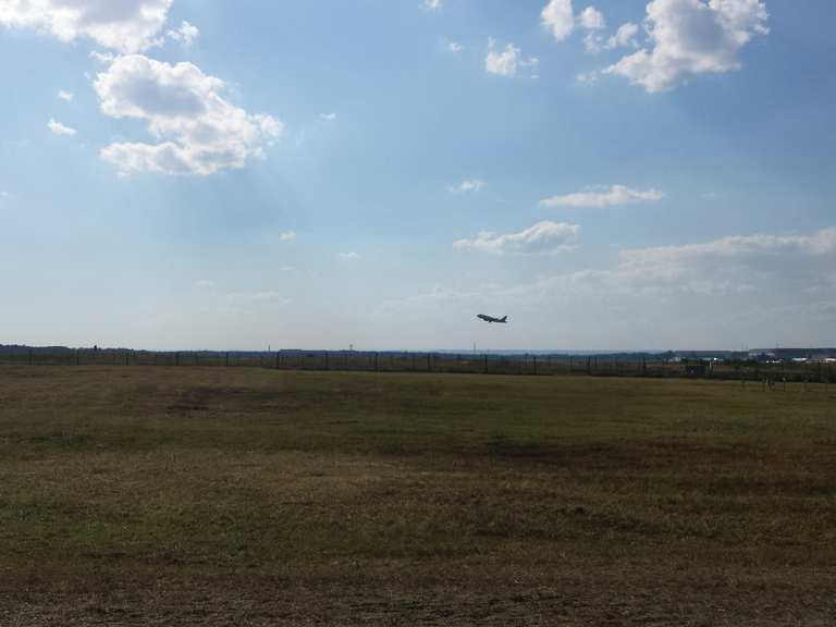 Einflugschneise der Querwindbahn, Köln-Bonn-Flughafen Routes for