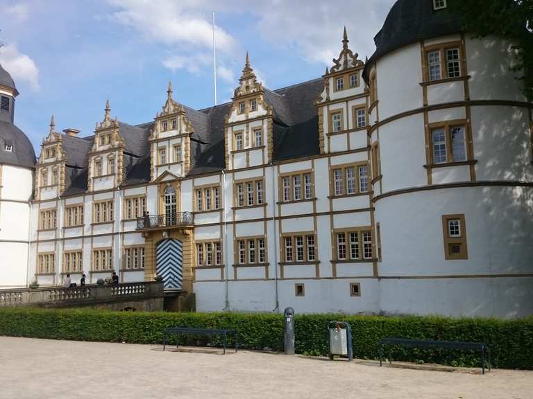 Paderborn. Schloß Neuhaus Regierungsbezirk Detmold