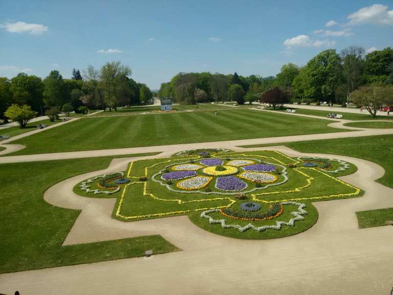 Hauptallee durch den Großen Garten Cycle Routes and Map Komoot