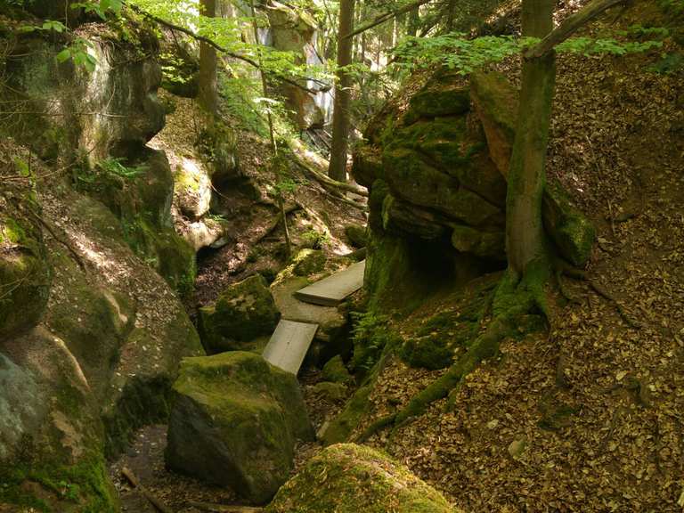 Massendorfer Schlucht: Wanderungen und Rundwege | komoot