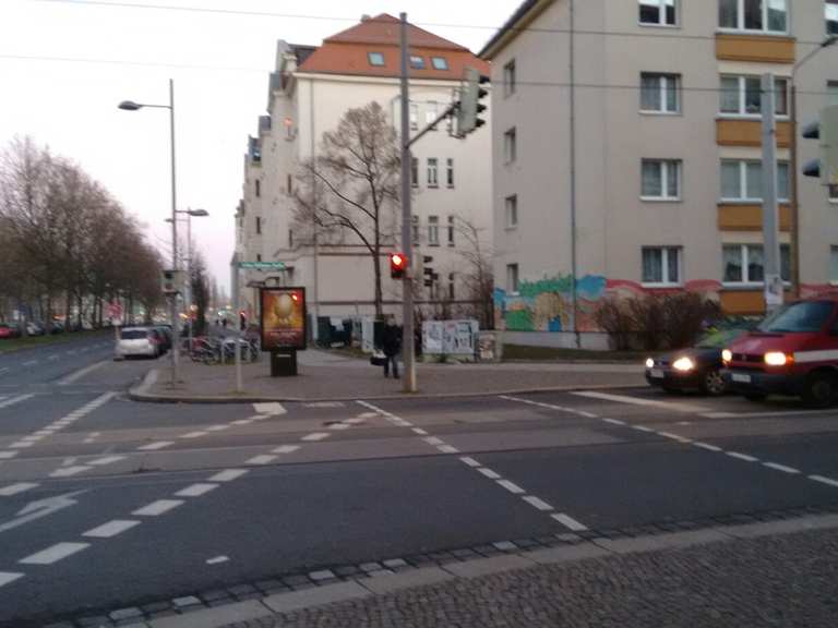 Ampelfrauen in Leipzig, ArthurHoffmannStraße / KurtEisnerStraße Radtouren und Radwege komoot