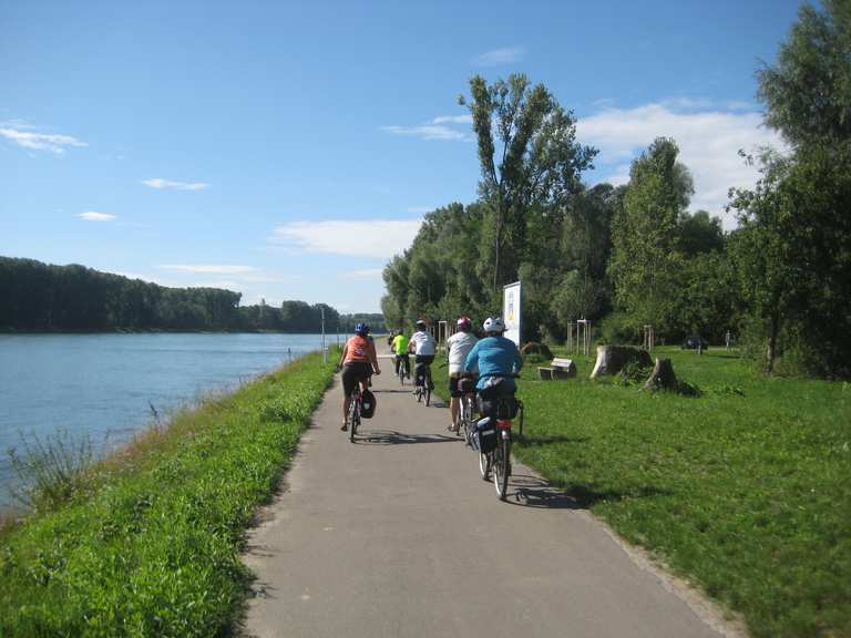 direkt am Rhein entlang Kurpfalz, Deutschland