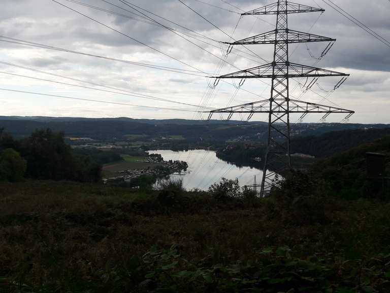 Höhenzug mit Aussicht wandelroutes en hikes Komoot