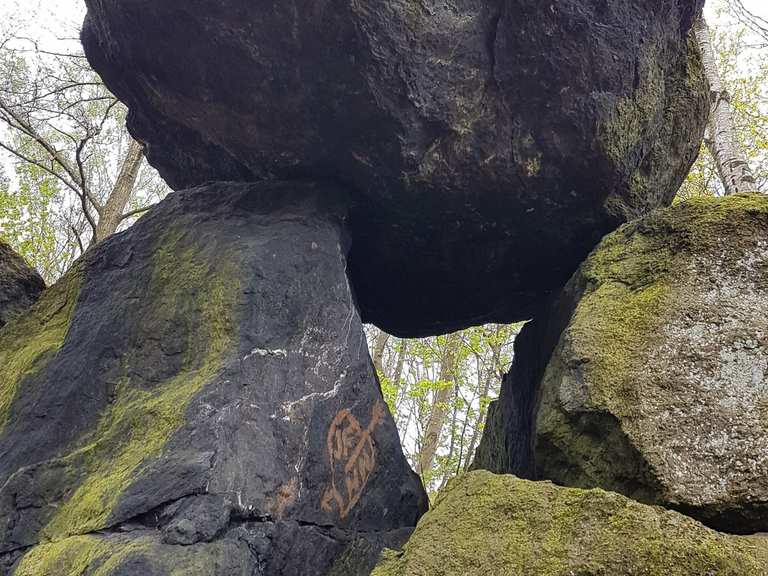 Felsformation Hockstein: Wanderungen und Rundwege | komoot