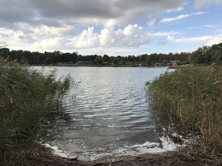 Blick auf den Neuklostersee Wanderungen und Rundwege komoot