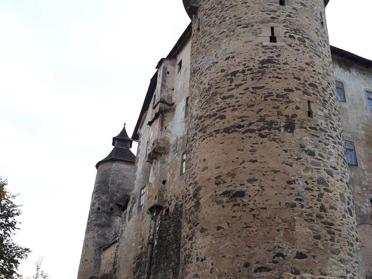 Round castle. Польша крепость круглая башня.