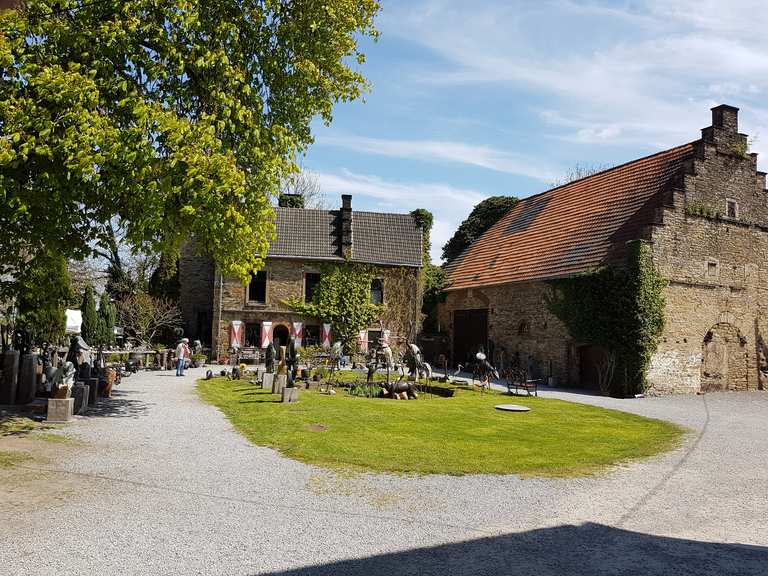 Schloss Steinhausen mit Skulpturengarten Wanderungen und Rundwege komoot