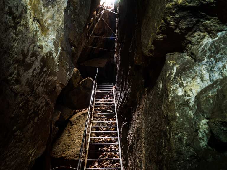 Berdorf Räuberhöhle: Wanderungen und Rundwege | komoot