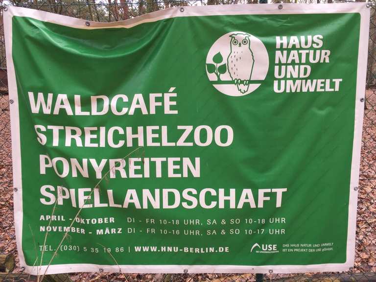 Haus Natur Und Umwelt Streichelzoo Berlin Germany Hiking