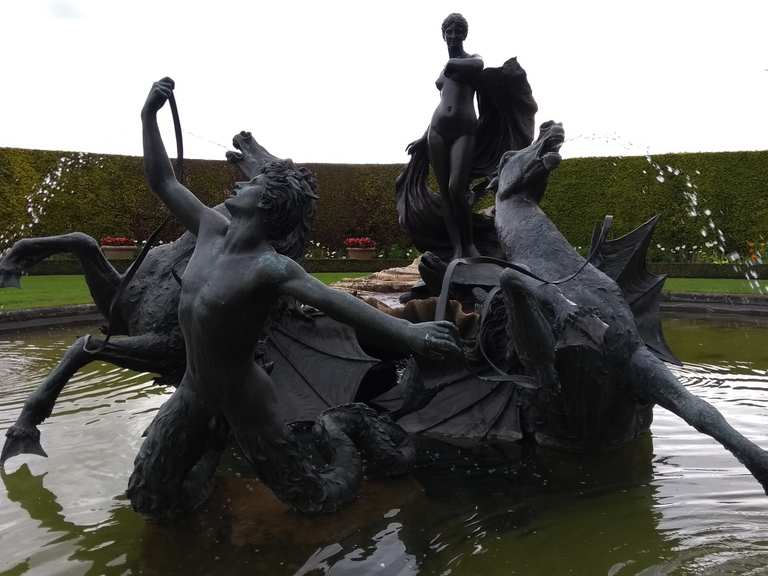 Rothschild properties in the home counties, Ascott House and Garden