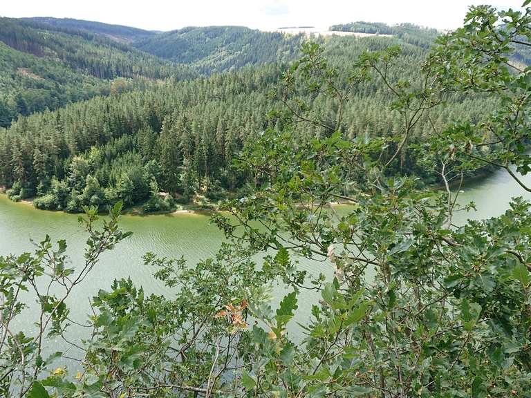 Sicht auf Kraftwerk Conrod: Wanderungen und Rundwege | komoot