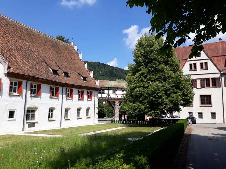 Blautopf Blick auf das Rusenschloss Runde von Ulm