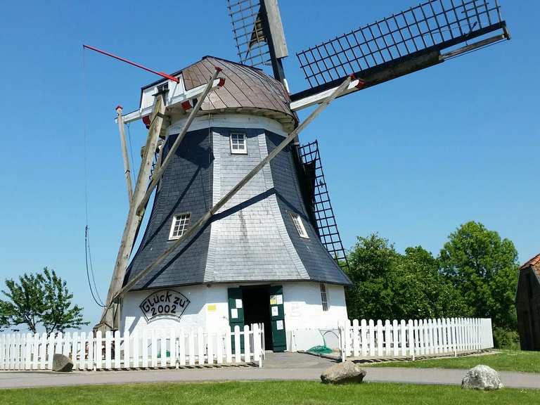 Werdumer Mühle mit Café Werdum, Wittmund Radtouren