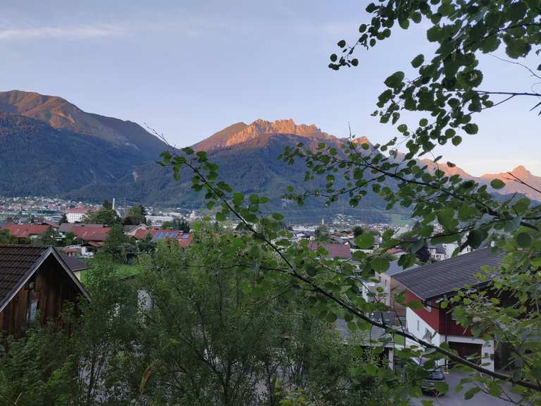 Feuerwehrgeratehaus Burs Marchen Und Sagenweg Runde Von Hauptstrasse Wanderung Komoot