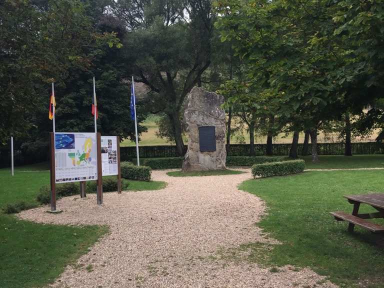 Europadenkmal am Dreiländereck Wanderungen und Rundwege komoot