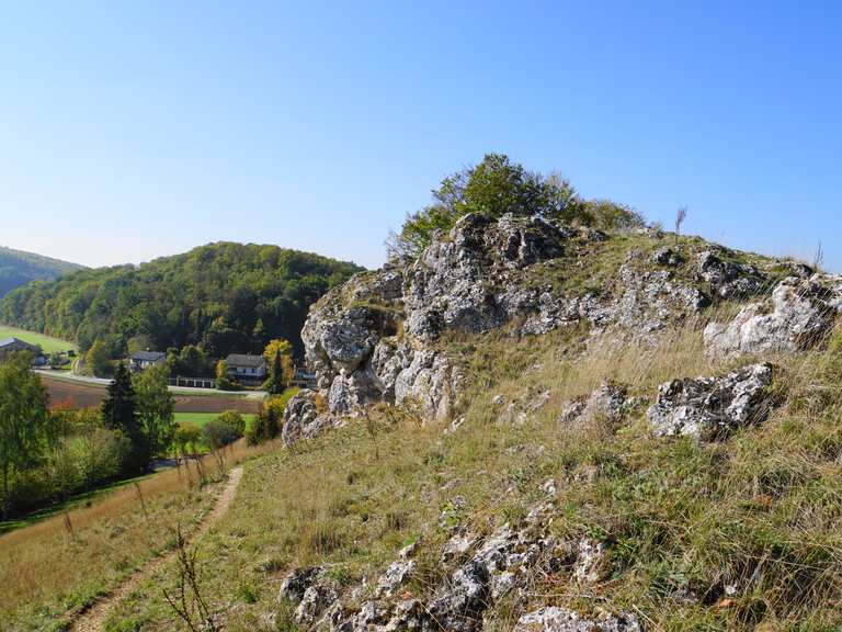 Auf dem Burgstallfels mit super Rundsicht ins Steinheimer Becken