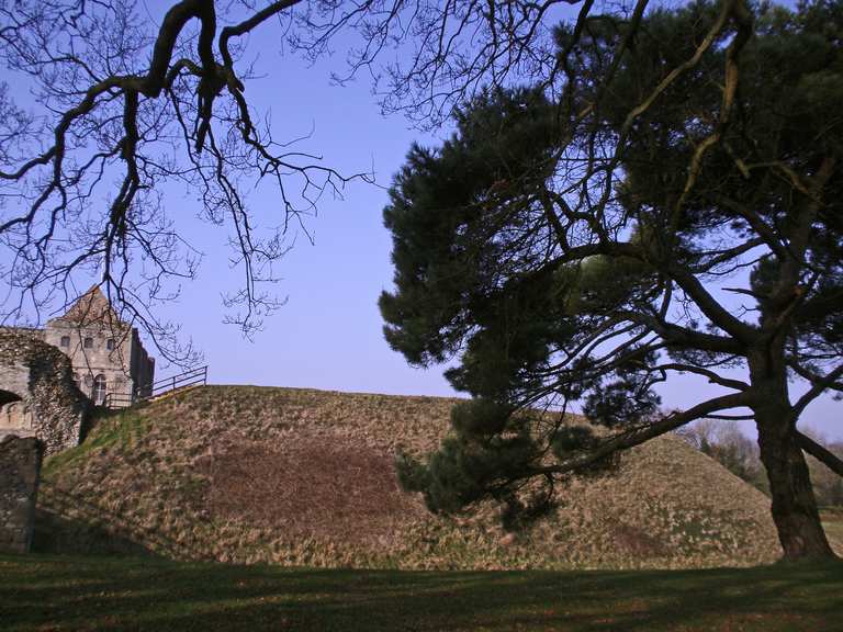 Castle Rising Castle - Cycle Routes and Map | Komoot