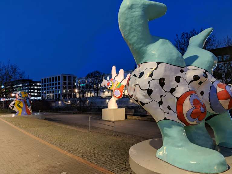 Nana-Figuren von Niki de Saint Phalle - Niedersachsen Nana-Figuren von Niki de Saint Phalle - Niedersachsen