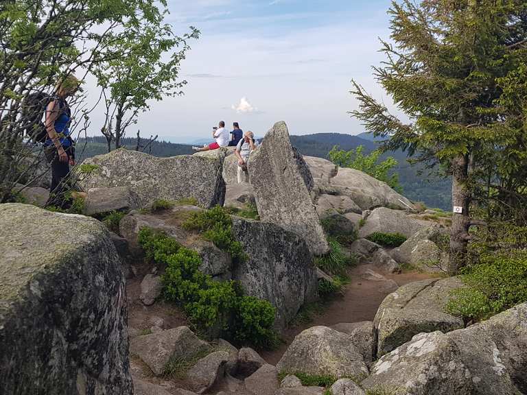 Sentier rocailleux menant au rocher du Hans Routes for Walking and ...