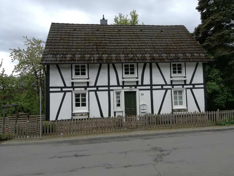 Nümbrecht — Bergische Ruhe und Idylle Wanderungen und Rundwege komoot