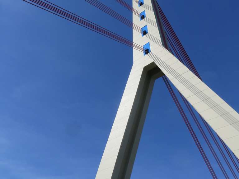 darf man mit dem fahrrad über die fleher brücke fahren