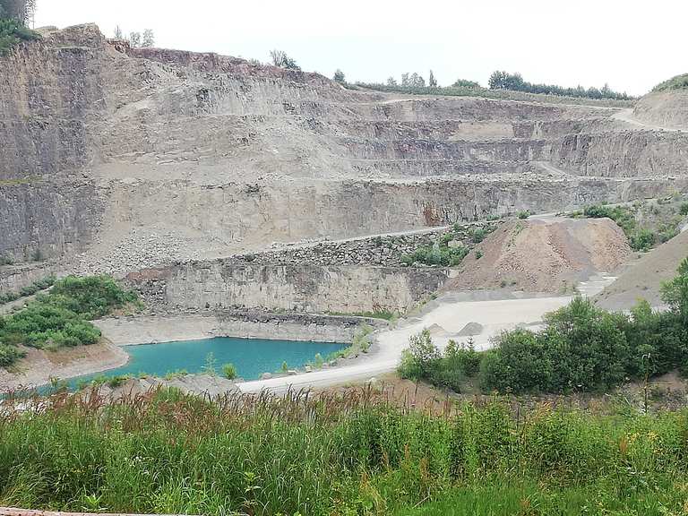 Aussicht auf den Steinbruch Wanderungen und Rundwege komoot