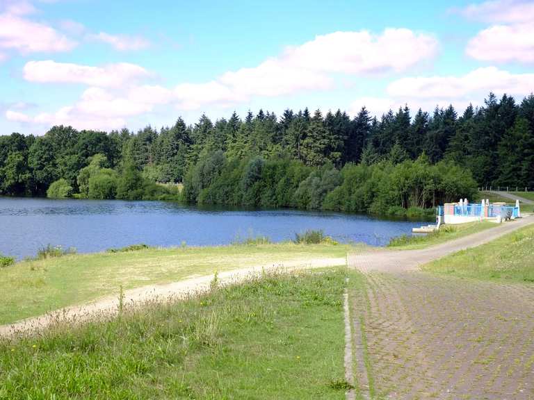 Thülsfelder Talsperre Nordseite mit Auslaufbauwerk - Cycle Routes and ...