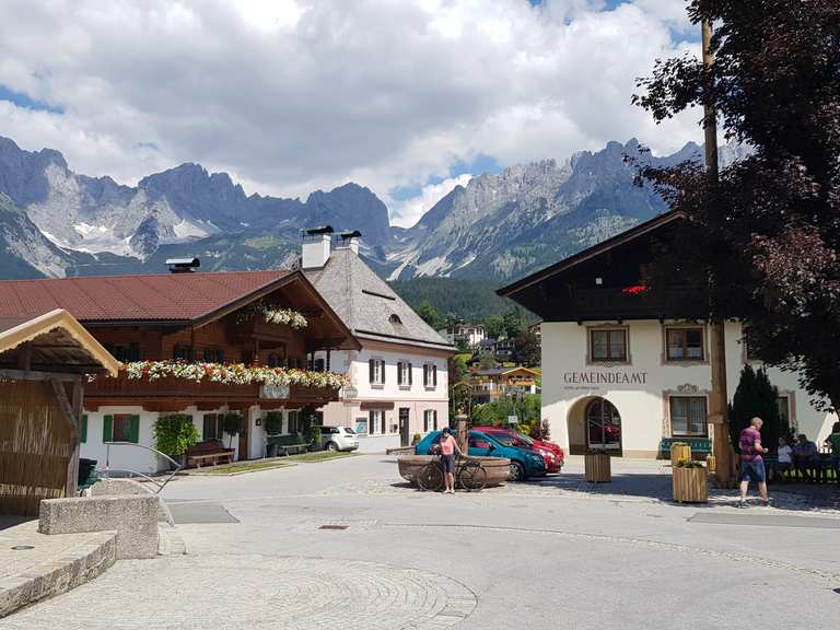 Kaisergebirge Von Ellmau Dorfplatz In Going Loop From Gemeinde