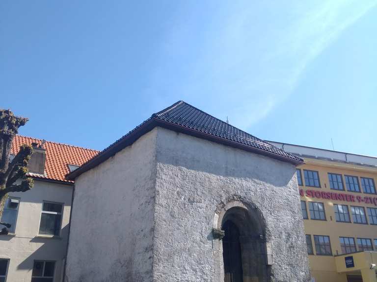 Nonneseter kloster/Nonneseter Abbey, Bergen. Wanderungen und Rundwege