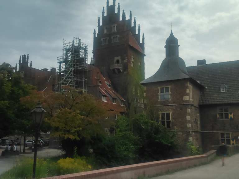 Schloss Heessen Ruhr Region North Rhine Westphalia Cycling Tips Photos Komoot