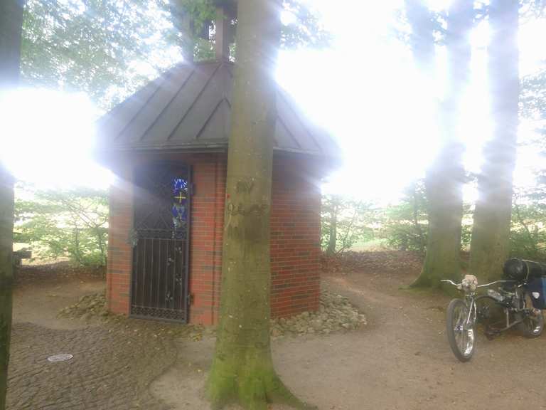 Waldkapelle bei Mönkloh Radtouren und Radwege komoot