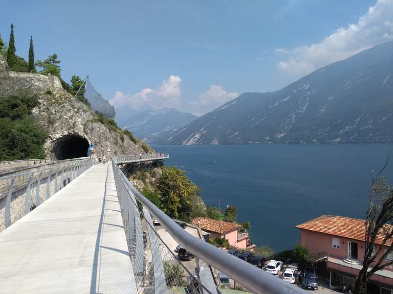 Skywalk zwischen Limone und Riva Brescia, Lombardei