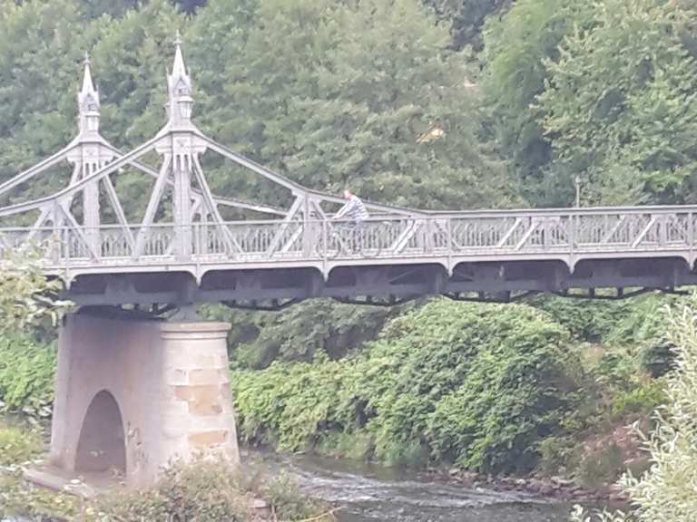 PARADIESBRÜCKE Im Jahr 1900 fertiggestelltes Bauwerk