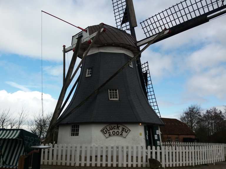 Werdumer Mühle mit Café Werdum, Wittmund Radtouren