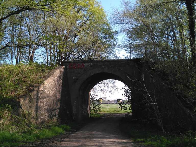 alte eisenbahnstrecke beim rothsee für fahrrad