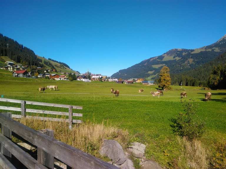 Wegweiser in Mittelberg Bödmen Routes for Walking and Hiking | Komoot