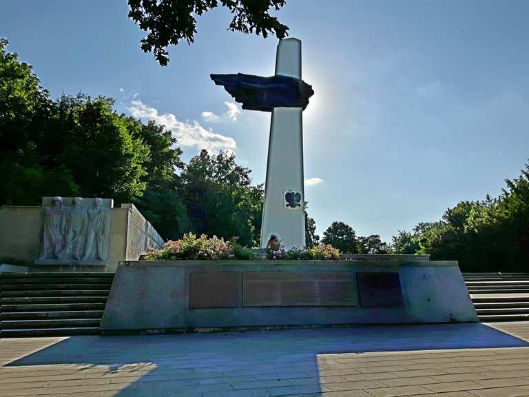 Denkmal Des Polnischen Soldaten Und Deutschen Antifaschisten Routes For 