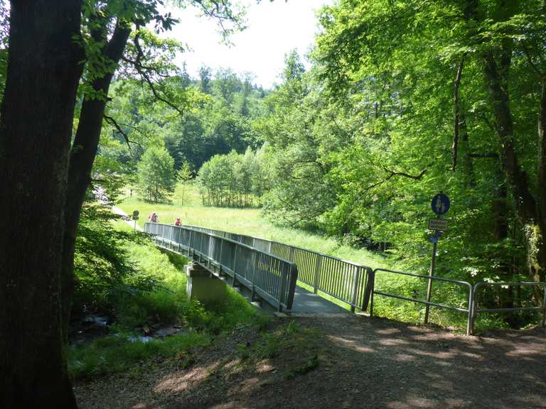 fahrrad brücke zum thema 13 juni