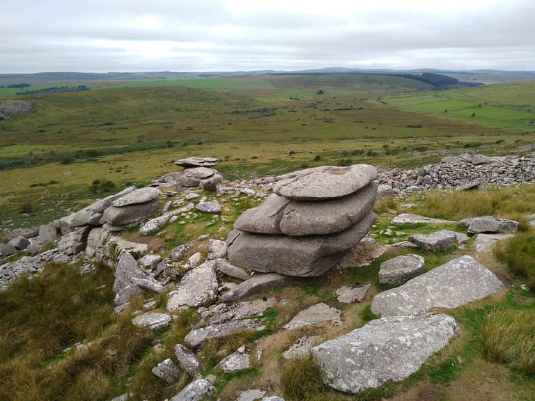 Goldiggins Quarry Routes for Walking and Hiking