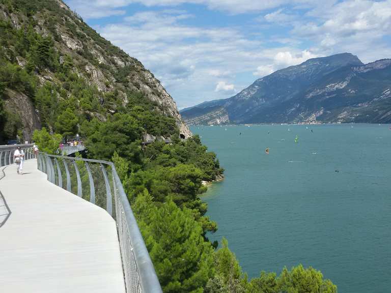 Skywalk zwischen Limone und Riva Brescia, Lombardei