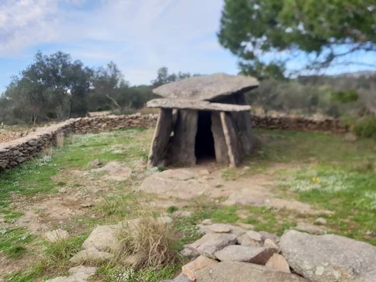Dolmen de la Creu d'en Cobertella