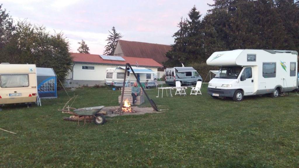 camping powerbank 65W Power Bank by Grid Doctor main image 0