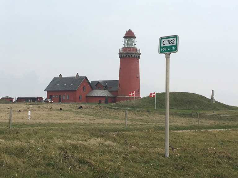 Bovbjerg Fyr - Der rote Leuchtturm direkt an der Kante ...