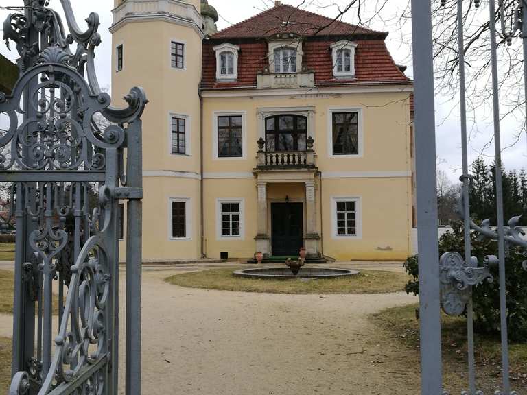 Schloss Hermsdorf mit Parkanlage Wanderungen und Rundwege komoot