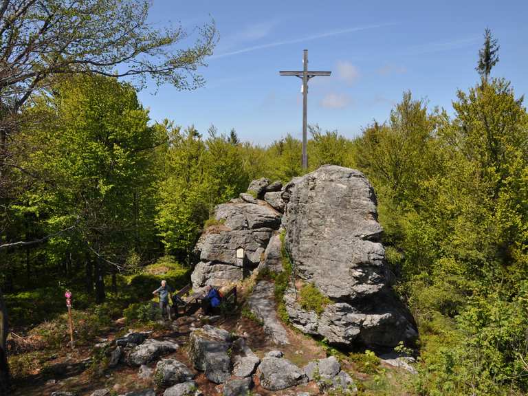 Kreuzfelsen Wanderungen und Rundwege komoot