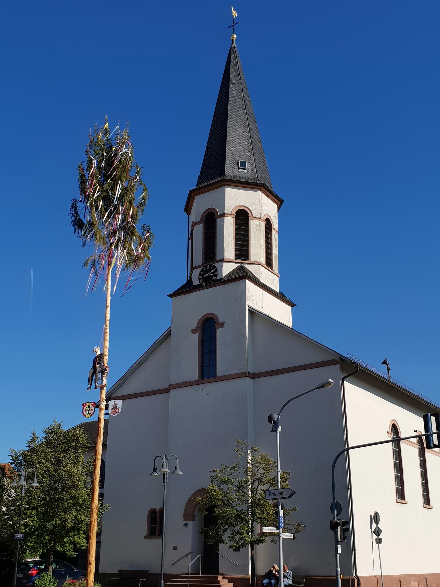 St. Gallus Kirche - Urberach/Rödermark 🚴‍♂️: Rennradfahren Und ...