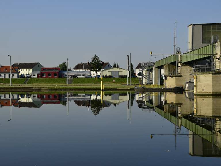 Mainschleuse MainzKostheim GinsheimGustavsburg, Groß