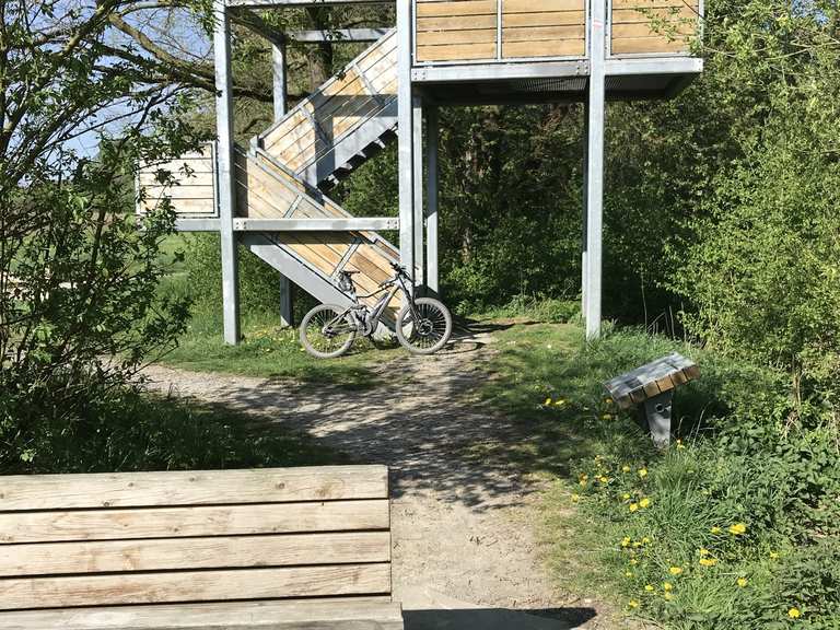 fahrrad auf hauptstr zu fahren daneben fahrradweg