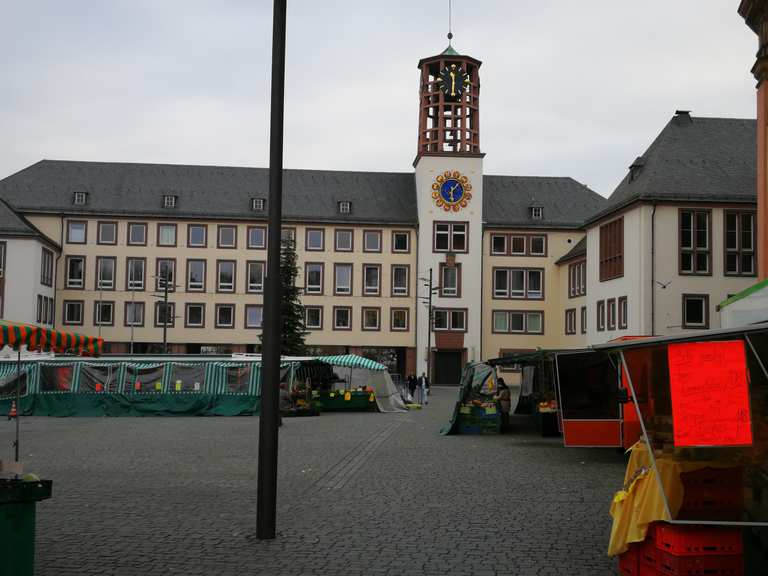 Gerechtigkeitsbrunnen Rheinhessen Rheinland Pfalz Wandertipps